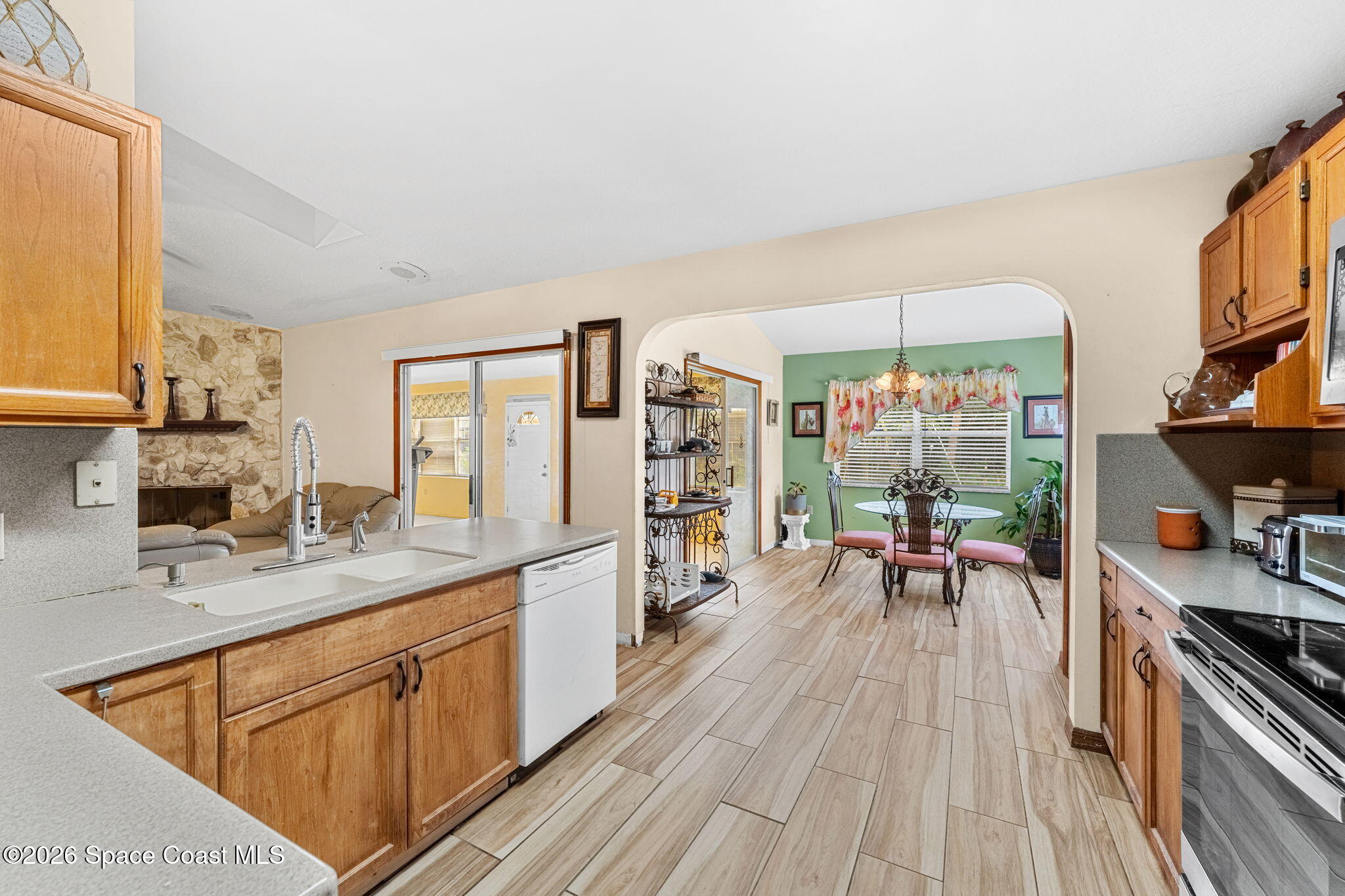 597 Balcom Terrace Southeast Palm Bay, FL 32909 - Photo 6 of 47 Kitchen to Breakfast NookViews