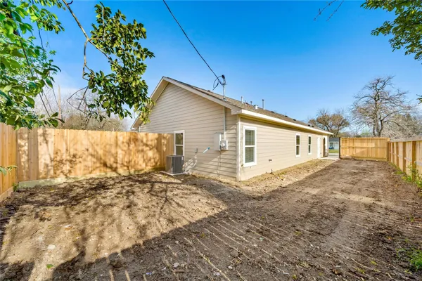 $1,699 | 5618 Ridgeway Drive, Unit B, Houston, TX 77033