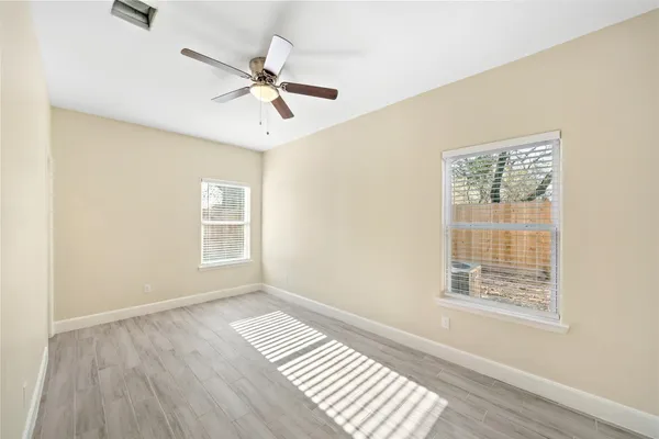 $1,699 | 5618 Ridgeway Drive, Unit B, Houston, TX 77033