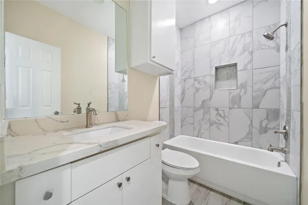 $1,699 | 5618 Ridgeway Drive, Unit B, Houston, TX 77033