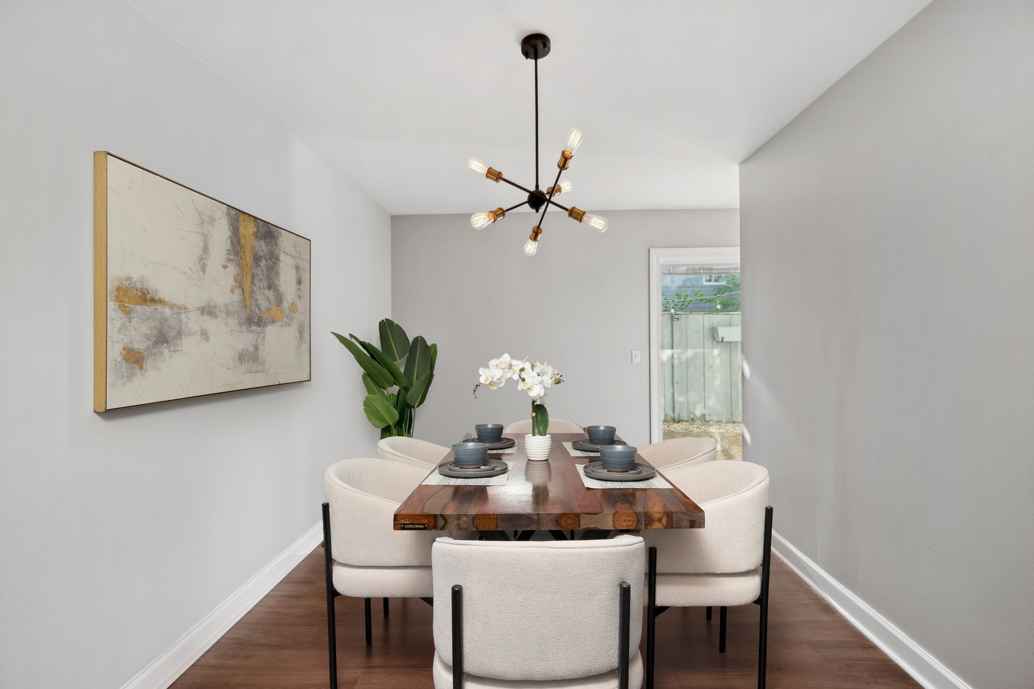 1900 Richard Jones Road, Unit V10 Nashville, TN 37215 - Photo 15 of 49 a dining room with furniture and window