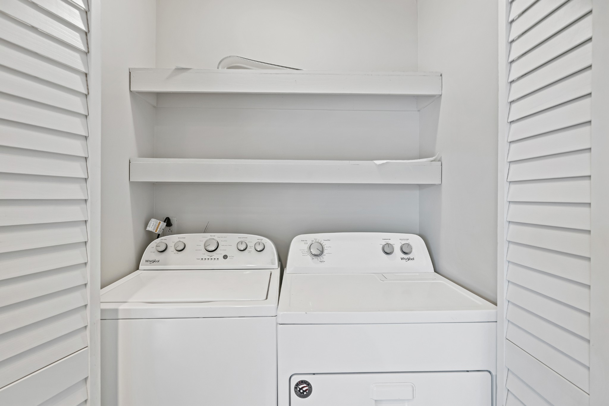 1900 Richard Jones Road, Unit V10 Nashville, TN 37215 - Photo 17 of 49 a utility room with dryer and washer