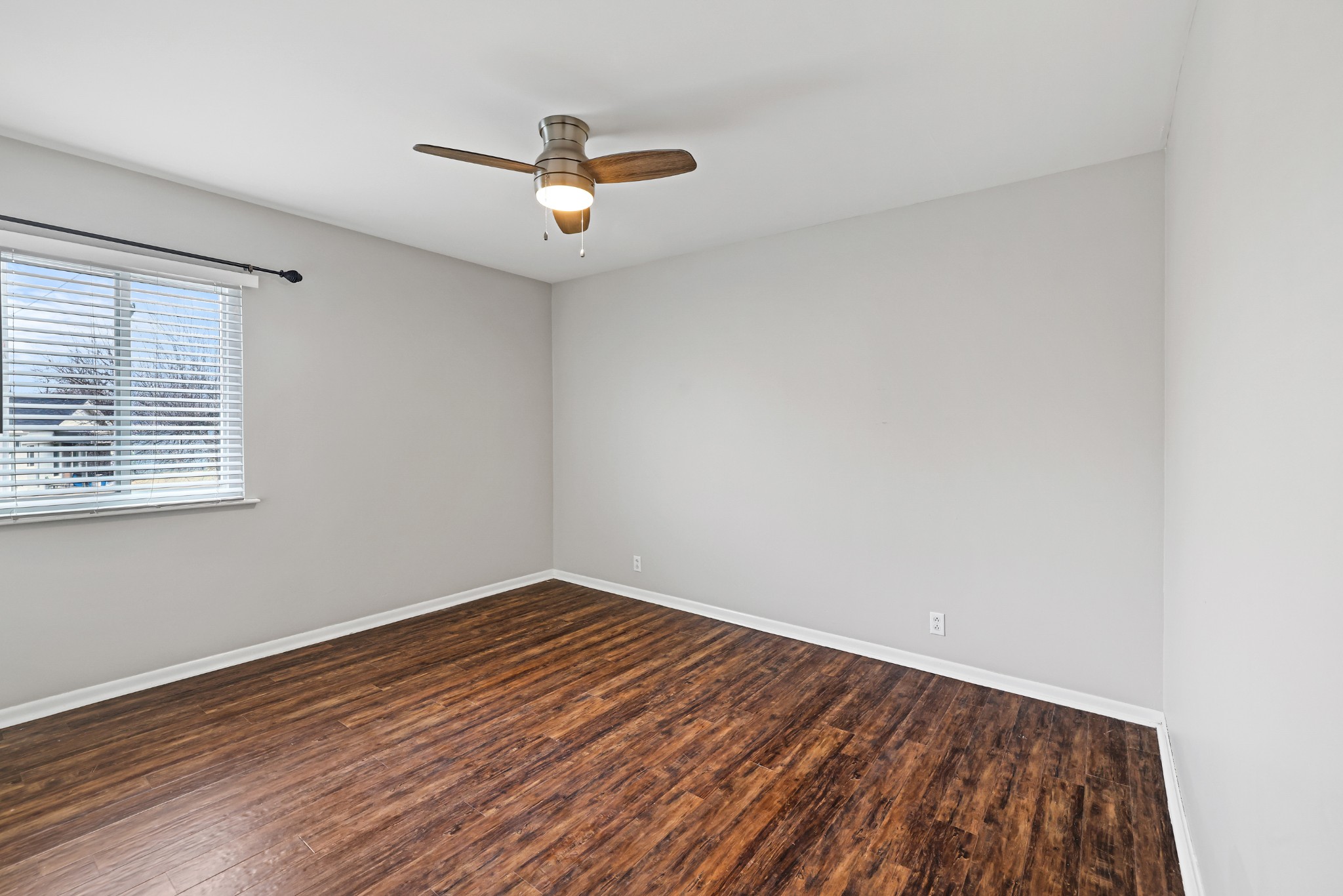 1900 Richard Jones Road, Unit V10 Nashville, TN 37215 - Photo 23 of 49 wooden floor in an empty room with a window