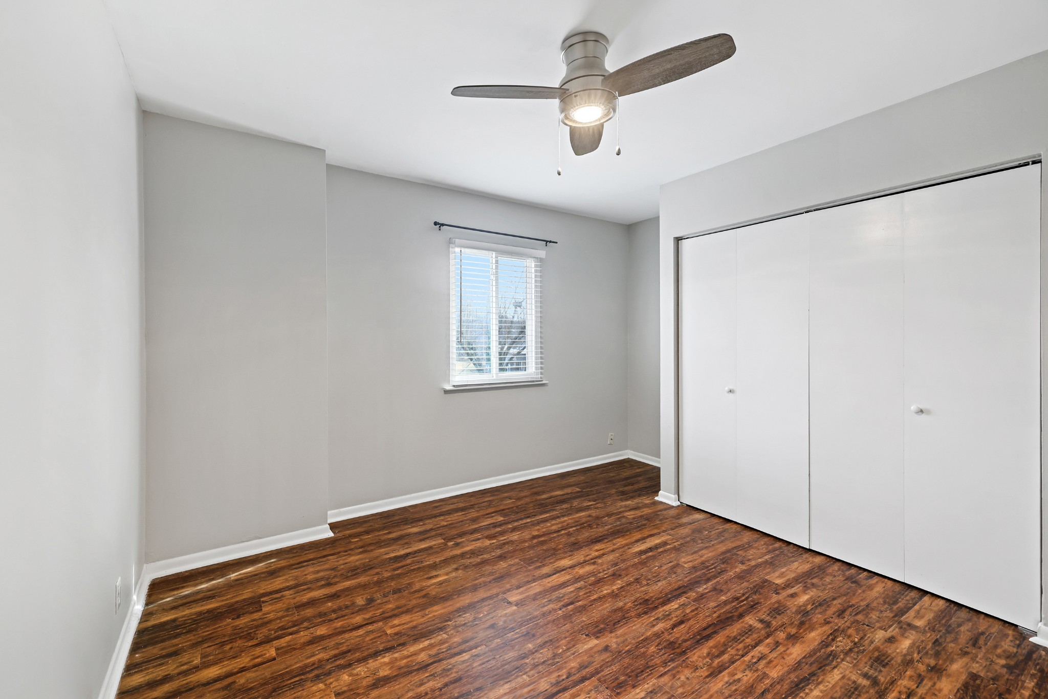 1900 Richard Jones Road, Unit V10 Nashville, TN 37215 - Photo 28 of 49 a view of empty room with wooden floor