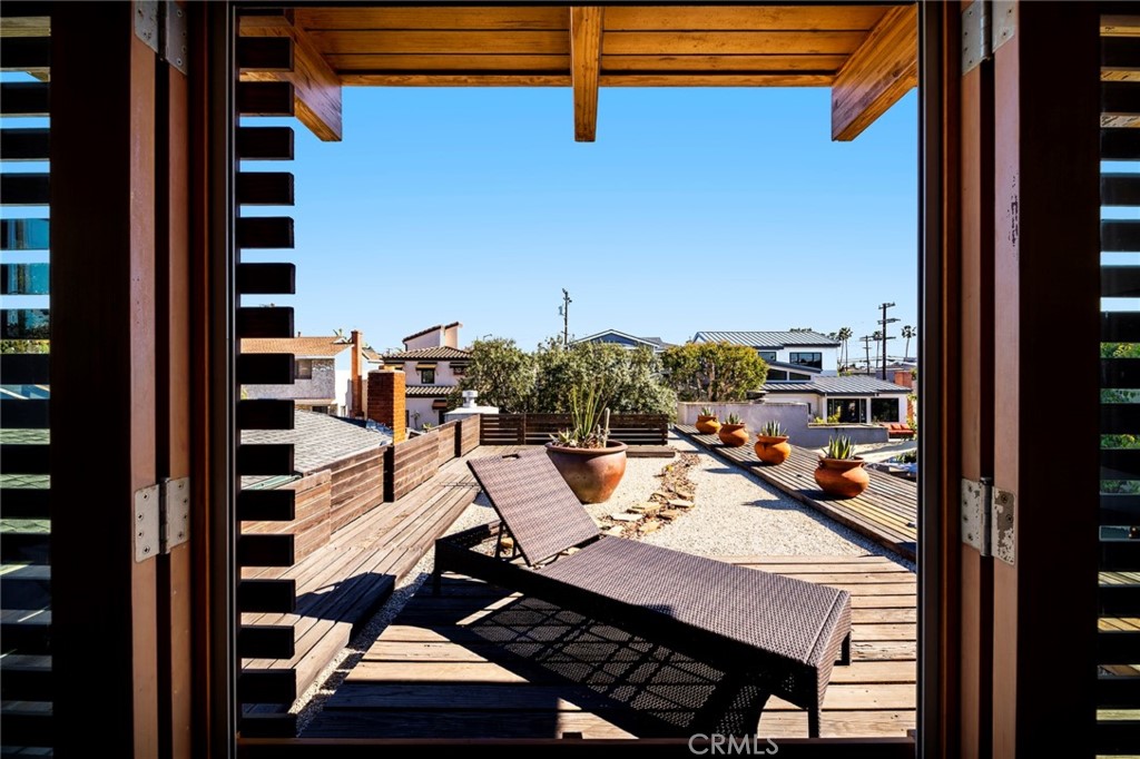 253 Ancona Drive Long Beach, CA 90803 - Photo 28 of 39 a view of balcony patio and deck