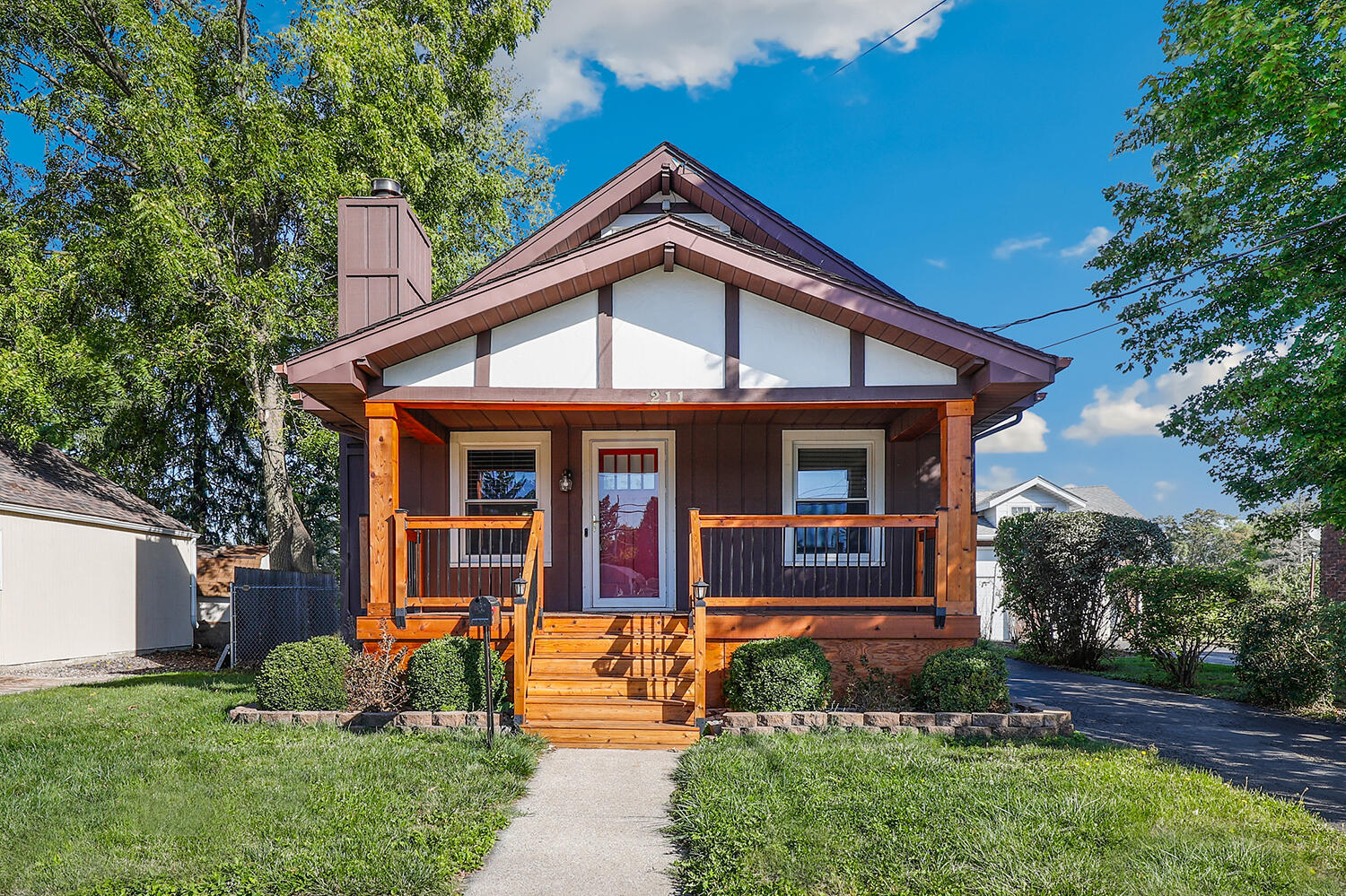 211 Greiving Street Dyer, IN 46311 - Photo 1 of 25 1500x999