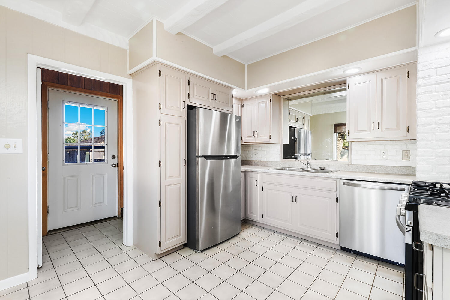 211 Greiving Street Dyer, IN 46311 - Photo 9 of 25 1500x1000
