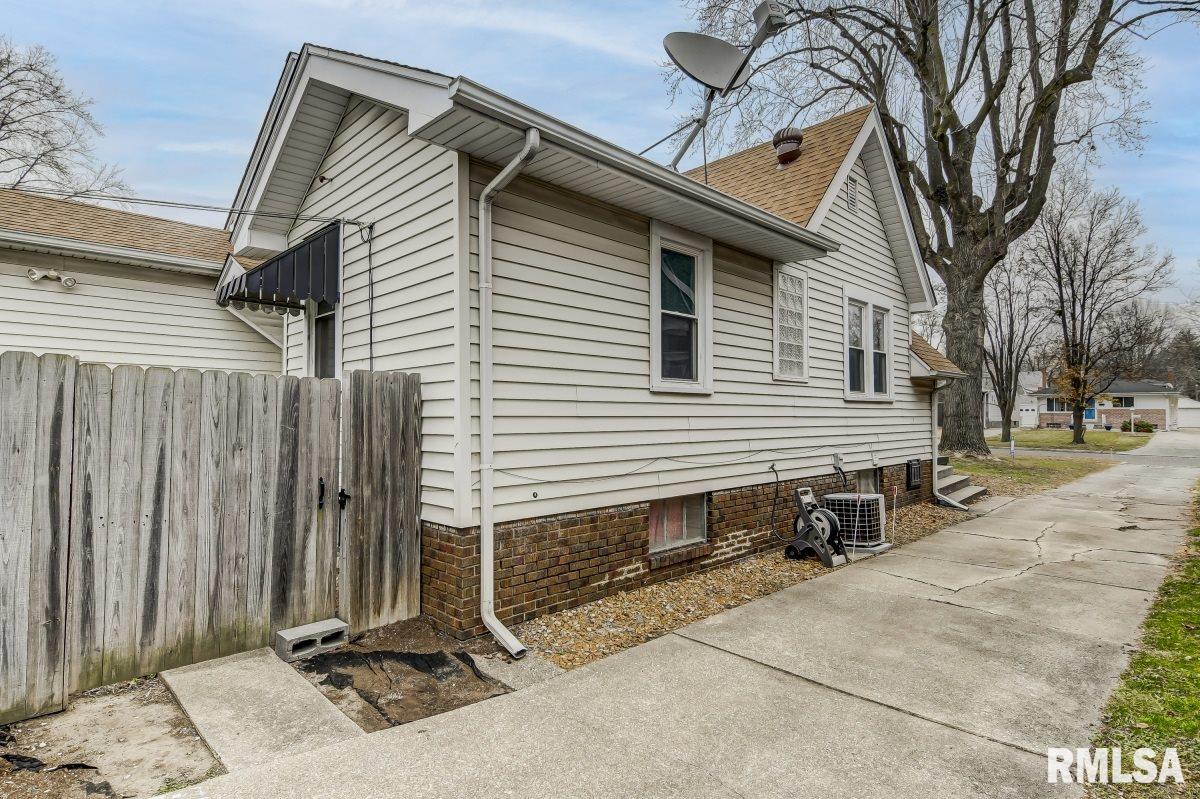 2109 South State Street Springfield, IL 62704 - Photo 28 of 31