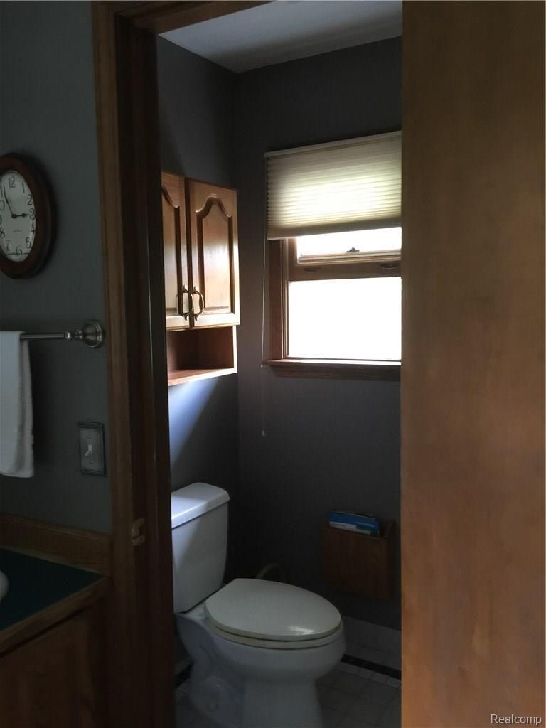 4412 Cedar Lake Road Howell, MI 48843 - Photo 14 of 35 Master bath water closet