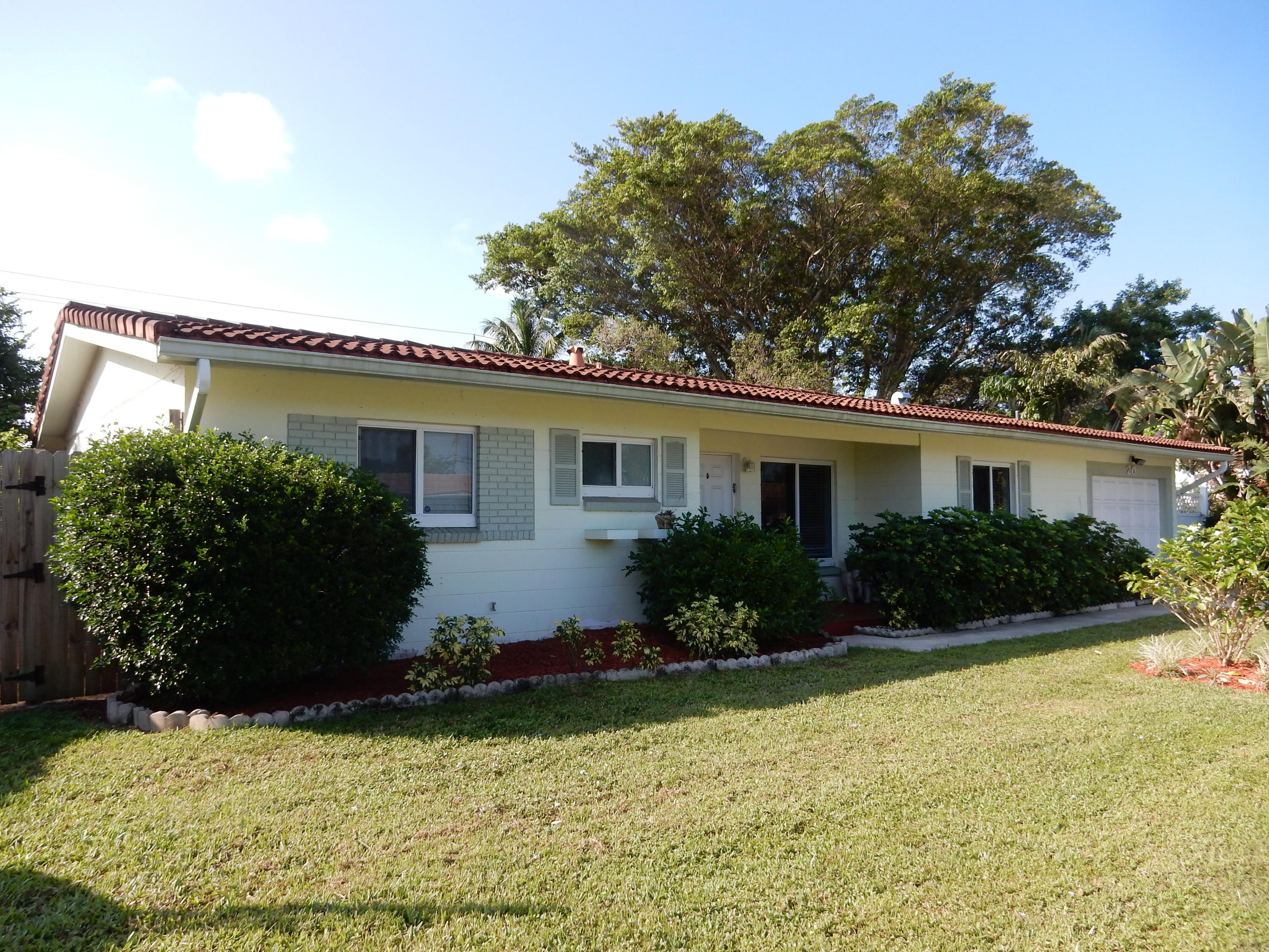 20 Forest Hills Lane Boca Raton, FL 33431 - Photo 1 of 36 front page