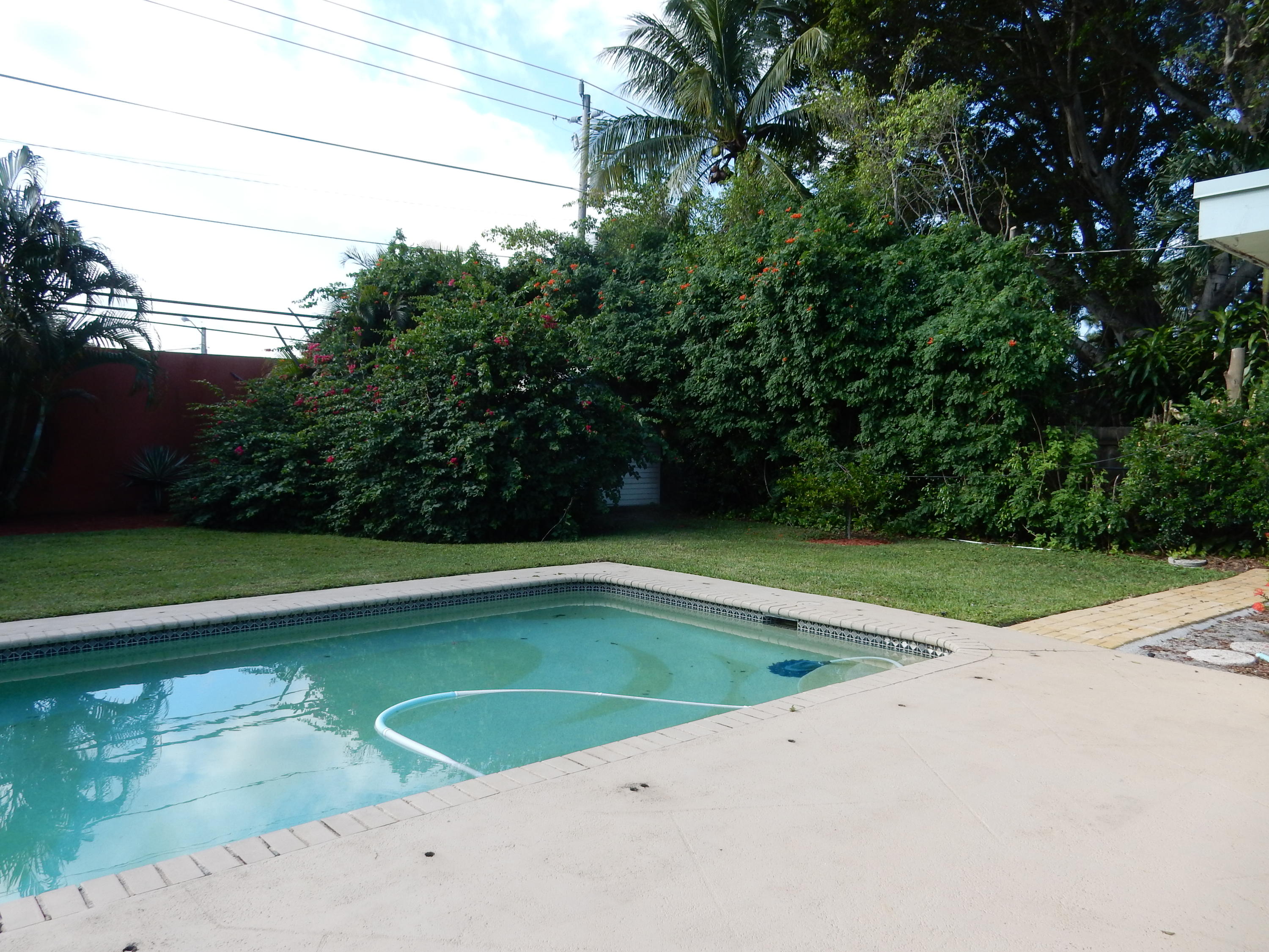 20 Forest Hills Lane Boca Raton, FL 33431 - Photo 11 of 36 20 back yard