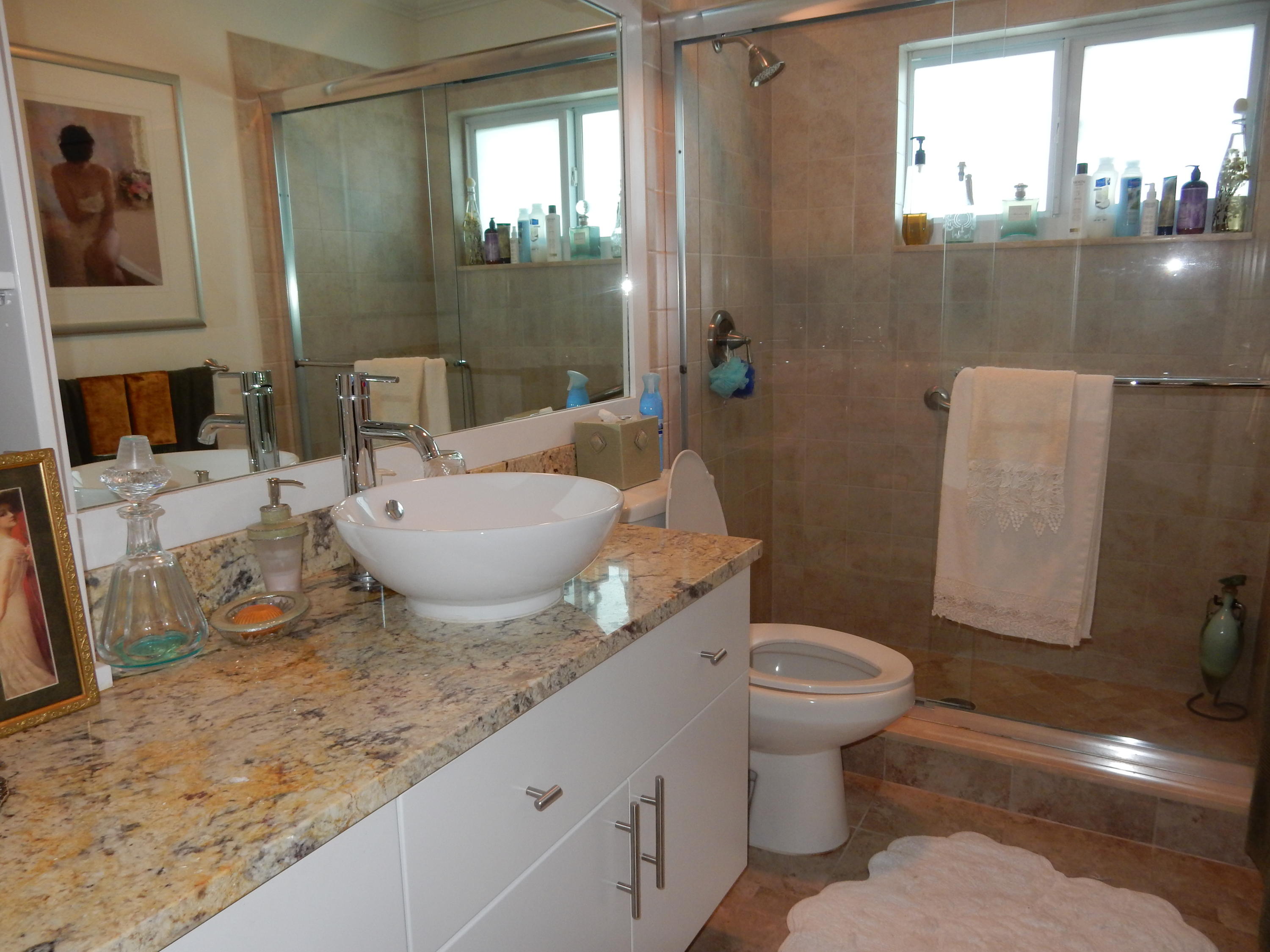 20 Forest Hills Lane Boca Raton, FL 33431 - Photo 22 of 36 20 hall bath.