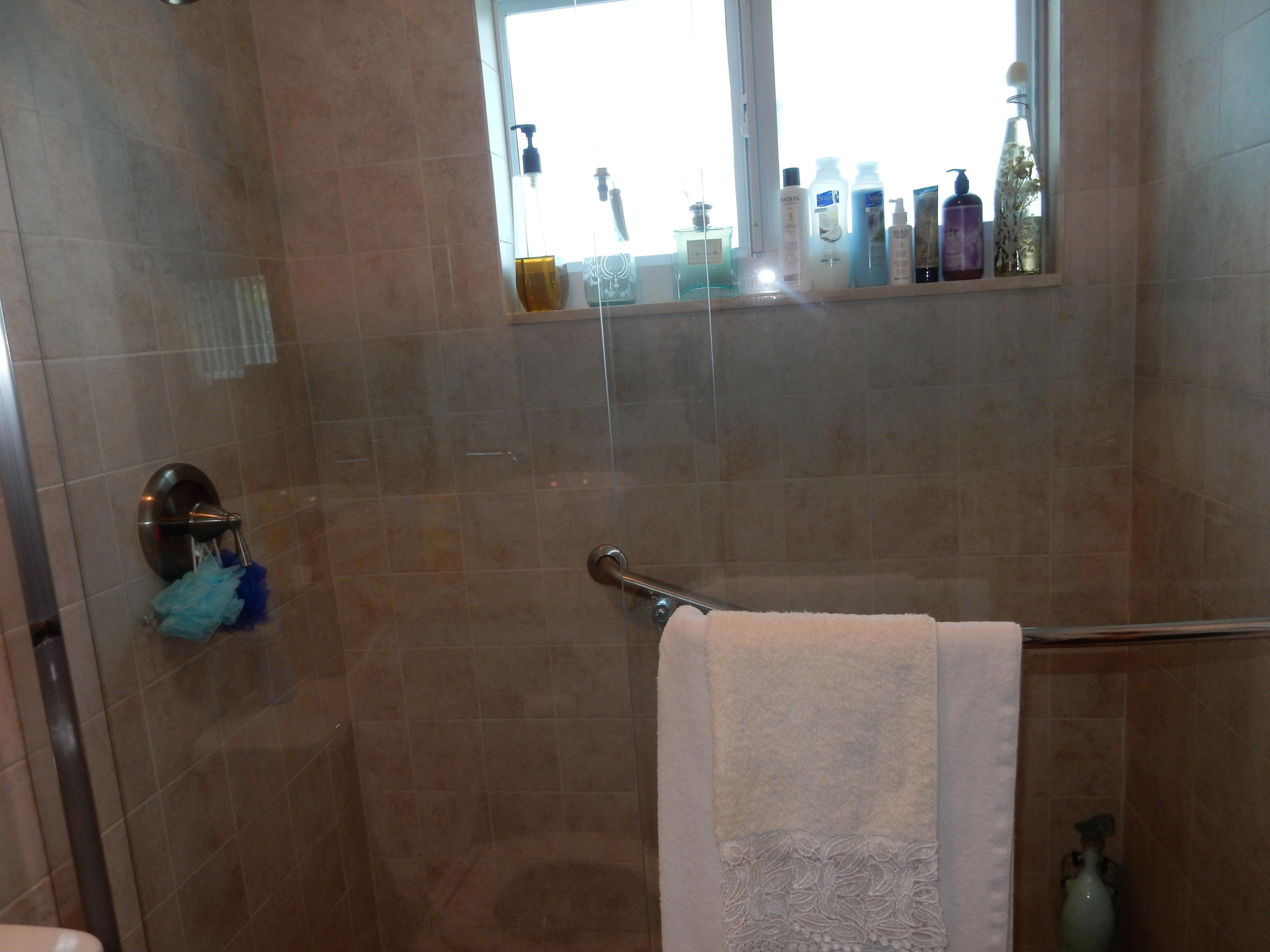 20 Forest Hills Lane Boca Raton, FL 33431 - Photo 23 of 36 20 hall bath
