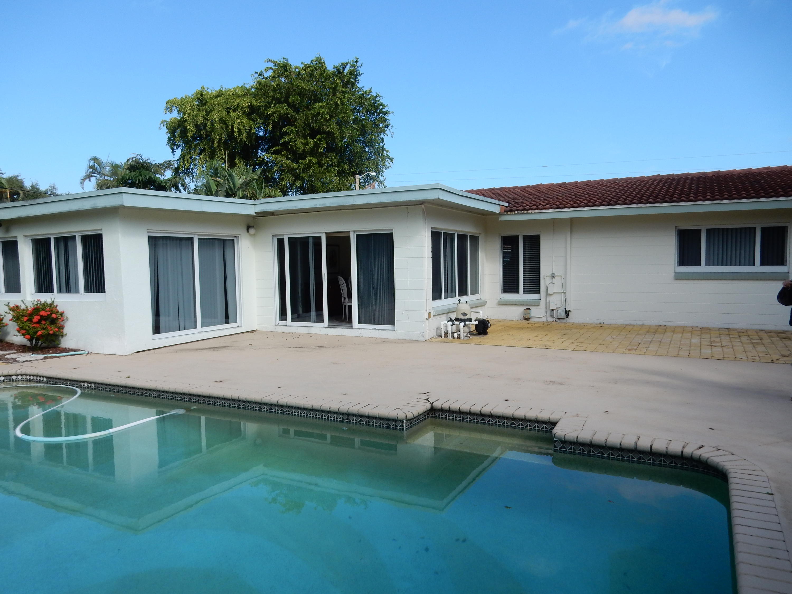 20 Forest Hills Lane Boca Raton, FL 33431 - Photo 31 of 36 20 pool