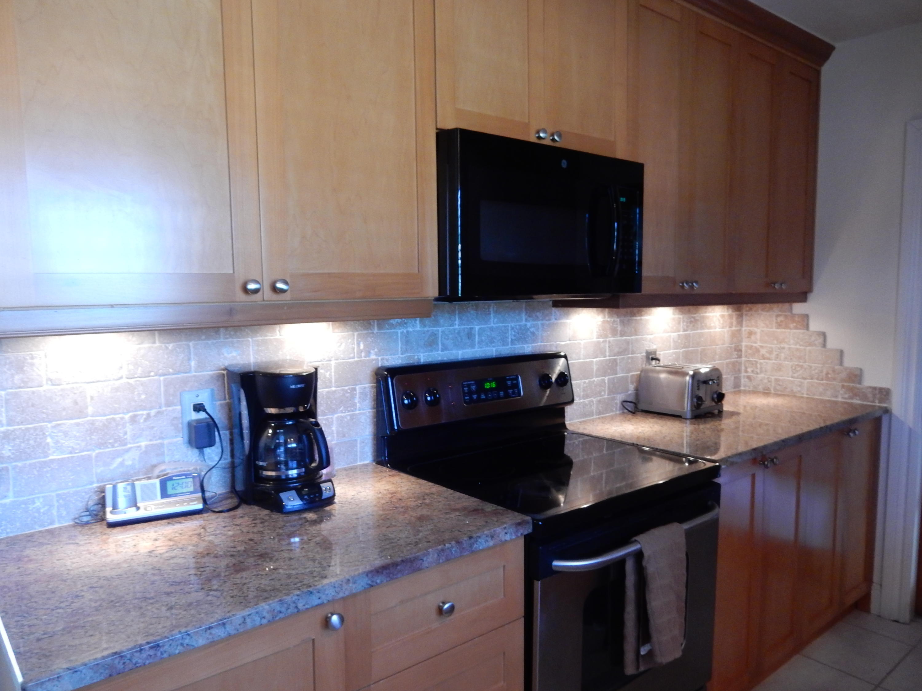 20 Forest Hills Lane Boca Raton, FL 33431 - Photo 7 of 36 kitchen...