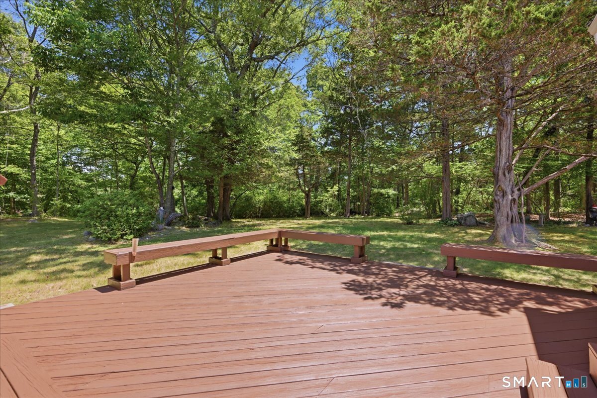 8 Roxbury Court East Lyme, CT 06357 - Photo 7 of 39