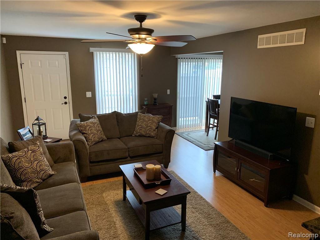 13993 Watersway Drive, Unit 70 Gibraltar, MI 48173 - Photo 6 of 23