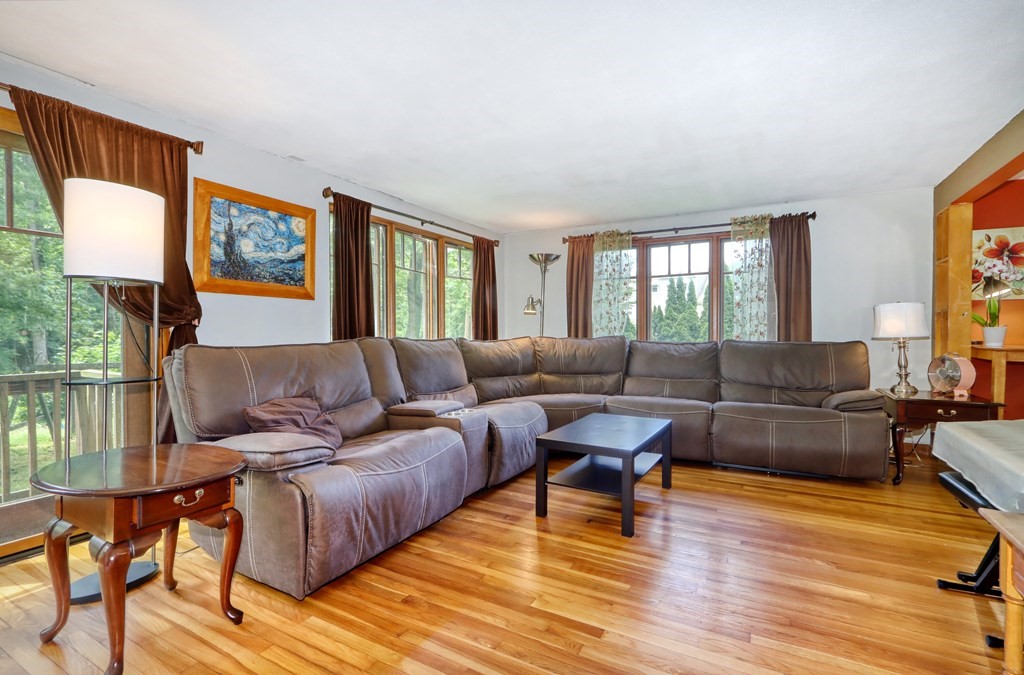 110 Croft Regis Road Westwood, MA 02090 - Photo 3 of 24 Gallery Image 3