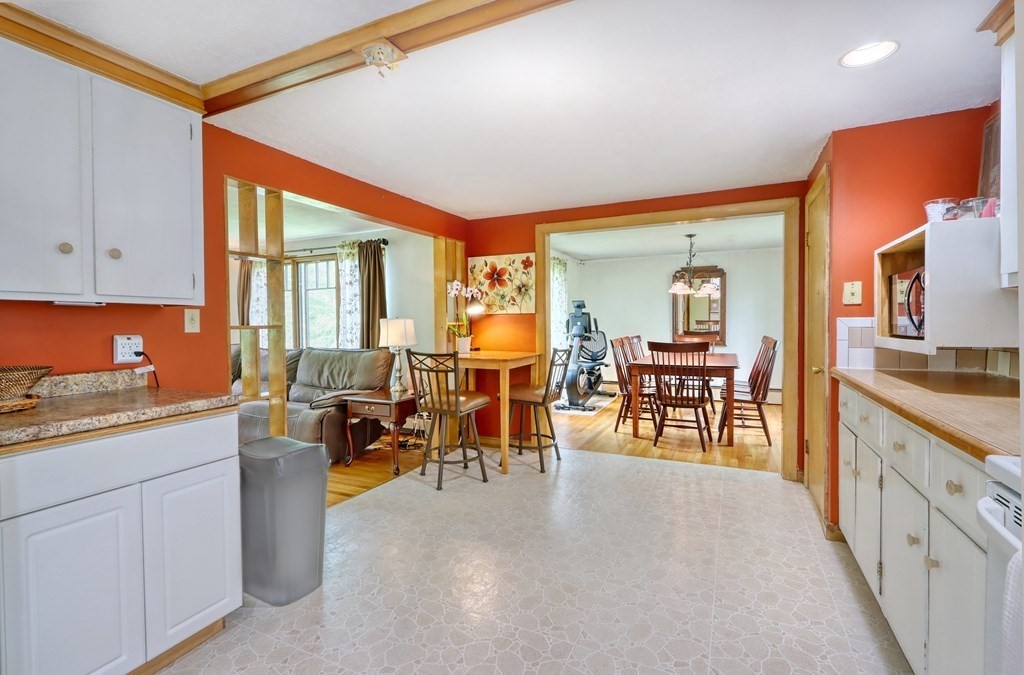 110 Croft Regis Road Westwood, MA 02090 - Photo 7 of 24 Gallery Image 7
