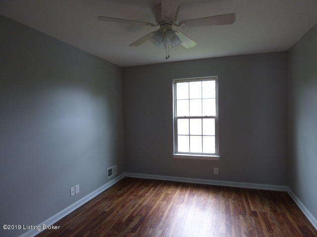 6924 Fernview Road Louisville, KY 40291 - Photo 24 of 32 P1020304