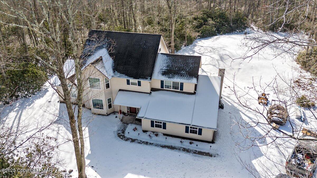 48 Hopi Road Jim Thorpe, PA 18229 - Photo 4 of 51 04-DJI_20250210140240_0009_D