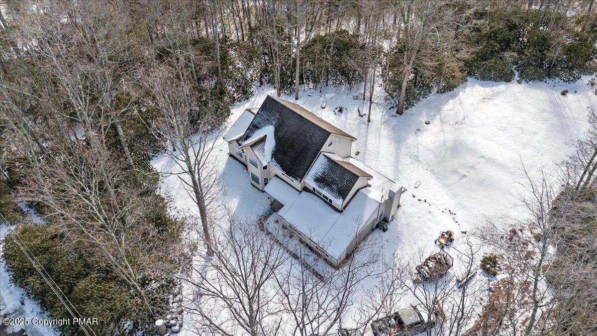 48 Hopi Road Jim Thorpe, PA 18229 - Photo 5 of 51 05-DJI_20250210140302_0012_D