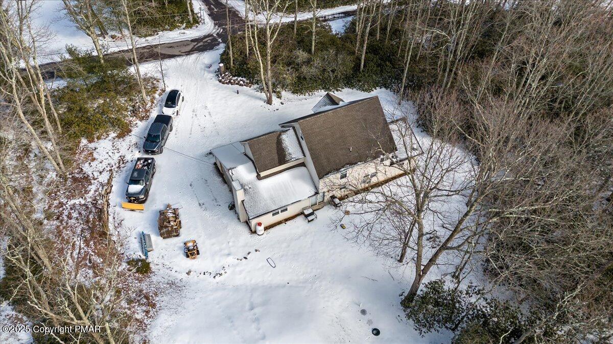 48 Hopi Road Jim Thorpe, PA 18229 - Photo 7 of 51 07-DJI_20250210140325_0018_D