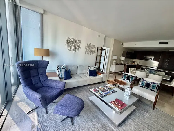 $6,800 | 88 Southwest 7th Street, Unit 1109, Miami, FL 33130