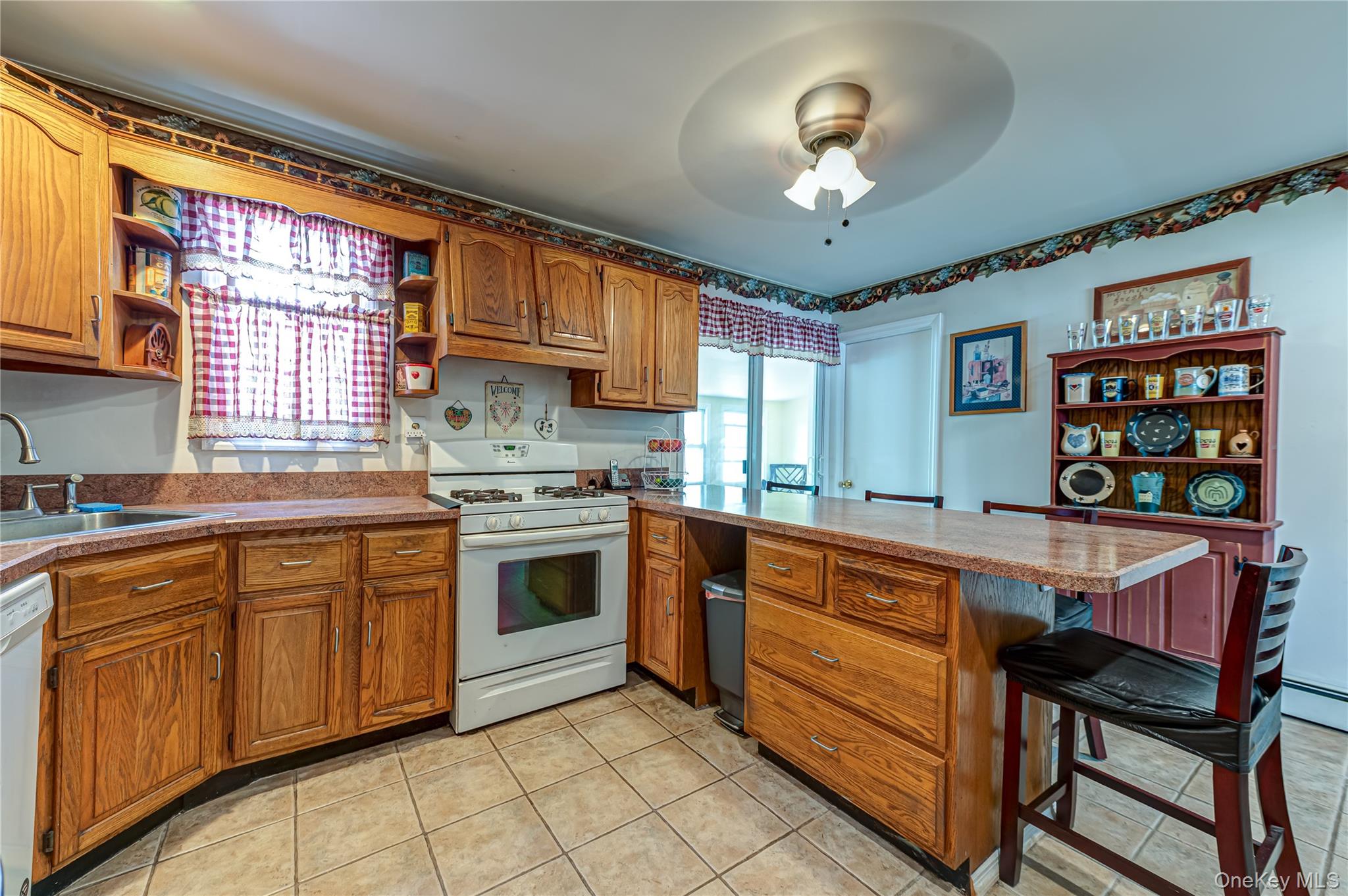 11 Spruce Street Islip, NY 11751 - Photo 13 of 36