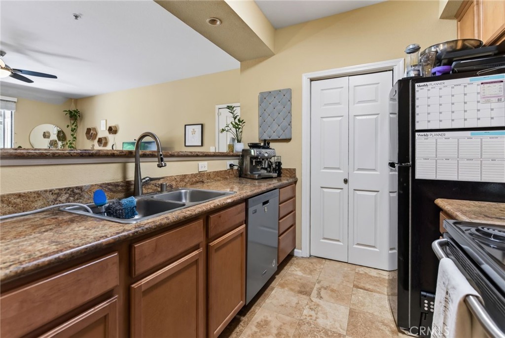 375 Central Riverside, CA 92507 - Photo 8 of 44 Gallery Image 8