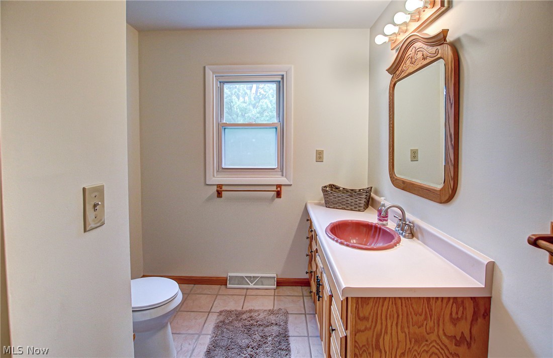 12168 Chamberlain Road Aurora, OH 44202 - Photo 25 of 35 full bath