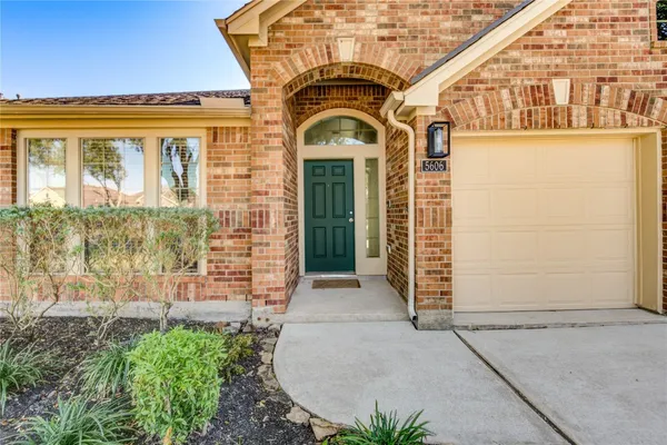 $312,500 | 5606 Walnut Glen Lane, Rosenberg, TX 77471