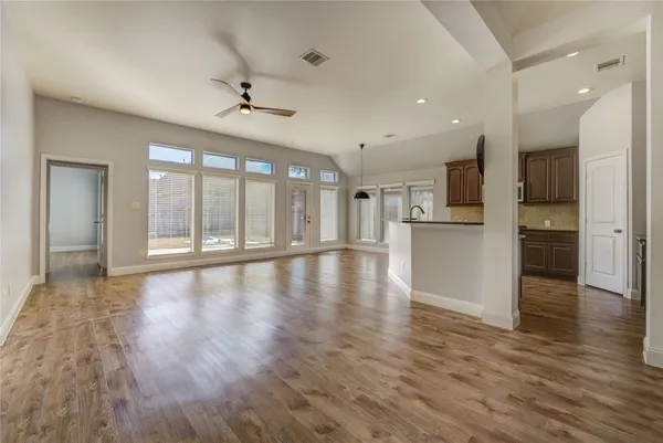 $312,500 | 5606 Walnut Glen Lane, Rosenberg, TX 77471