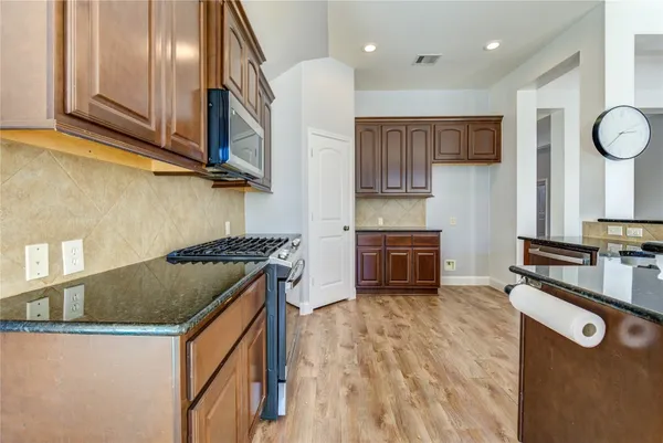 $312,500 | 5606 Walnut Glen Lane, Rosenberg, TX 77471