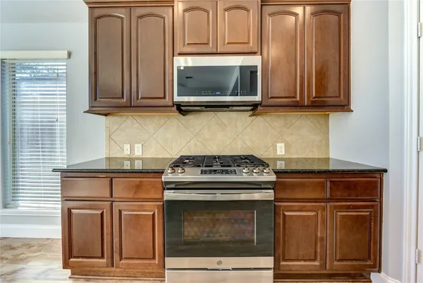 $312,500 | 5606 Walnut Glen Lane, Rosenberg, TX 77471