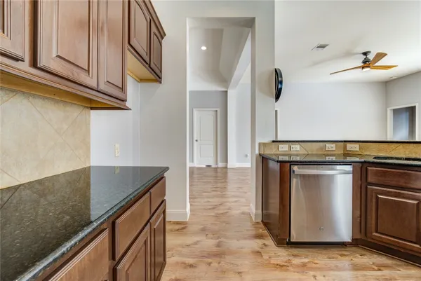 $312,500 | 5606 Walnut Glen Lane, Rosenberg, TX 77471