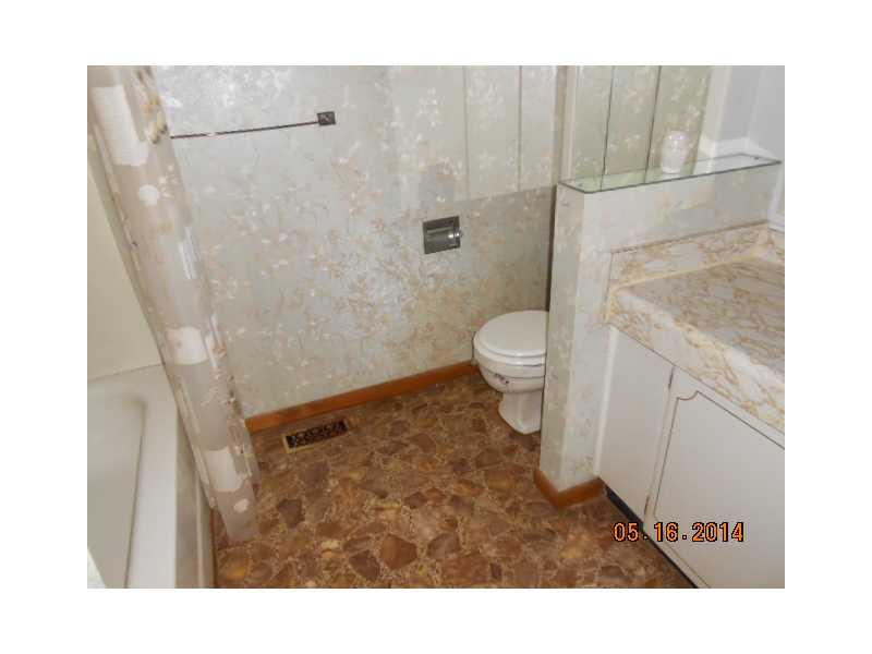 358 North Raceway Road Indianapolis, IN 46234 - Photo 9 of 10 Gallery Image 9
