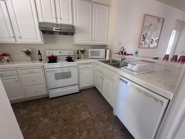 $699,000 | 1 Crescent Way, Unit 1402, San Francisco, CA 94134