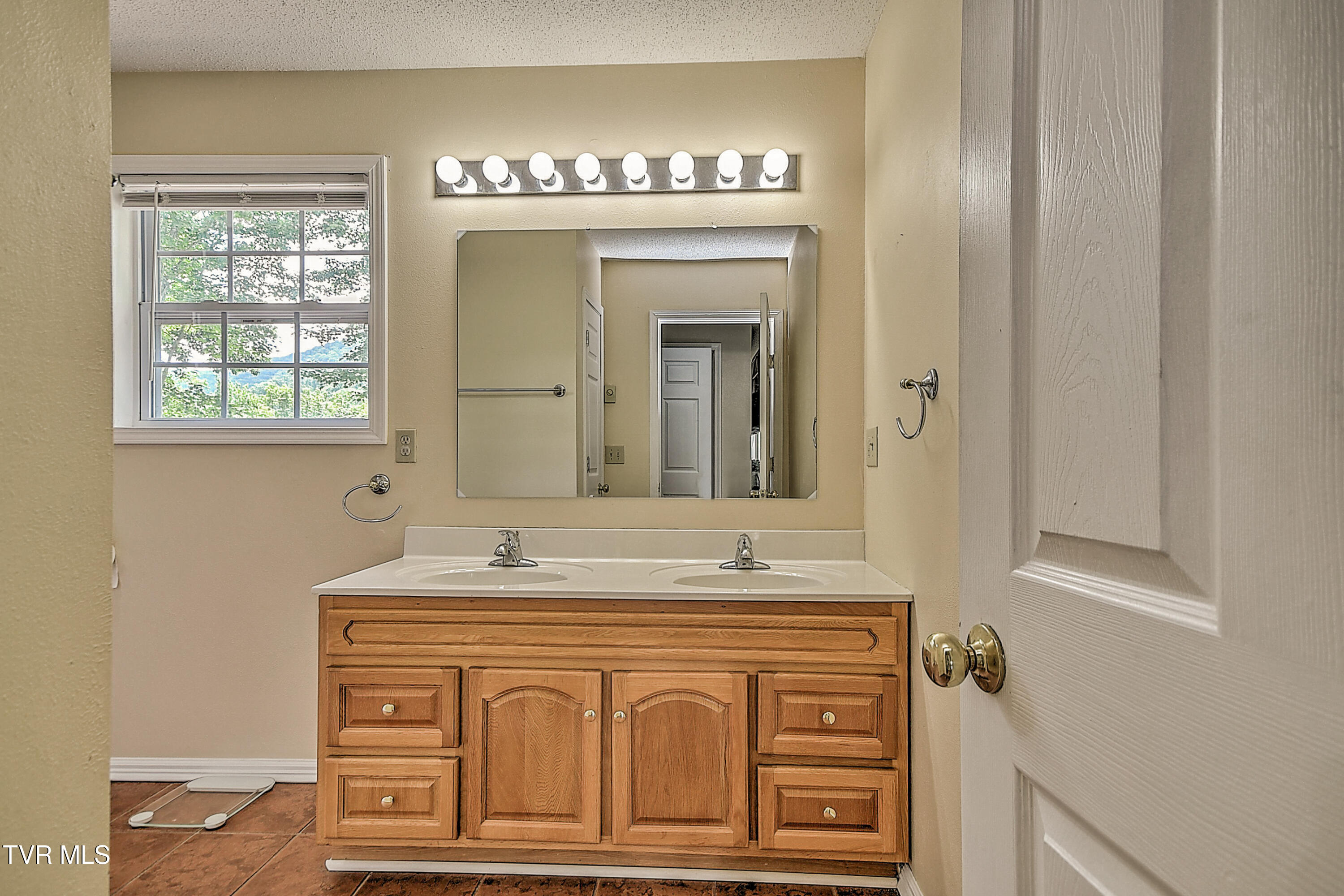 147 Fiddlers Branch Road Hampton, TN 37658 - Photo 30 of 67 147 Fiddlers Branch JF-33