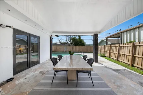 $975,000 | 10020 Southwest 83rd Street, Miami, FL 33173