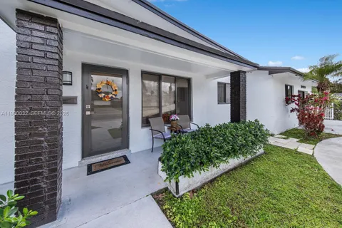 $975,000 | 10020 Southwest 83rd Street, Miami, FL 33173