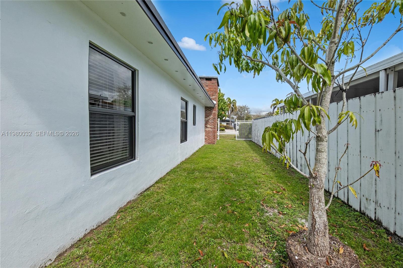 10020 Southwest 83rd Street Miami, FL 33173 - Photo 23 of 27