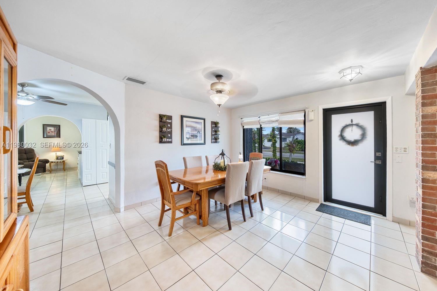 10020 Southwest 83rd Street Miami, FL 33173 - Photo 5 of 27