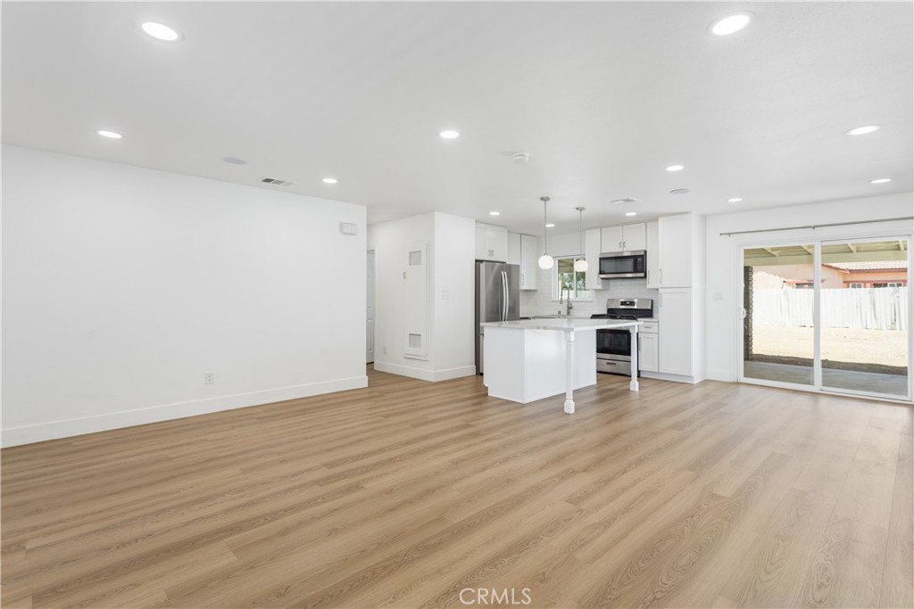 1948 Hunter Road Colton, CA 92324 - Photo 5 of 25 Gallery Image 5