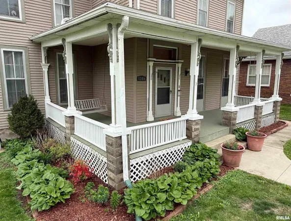 $224,900 | 1206 South Clay Avenue, Jacksonville, IL 62650