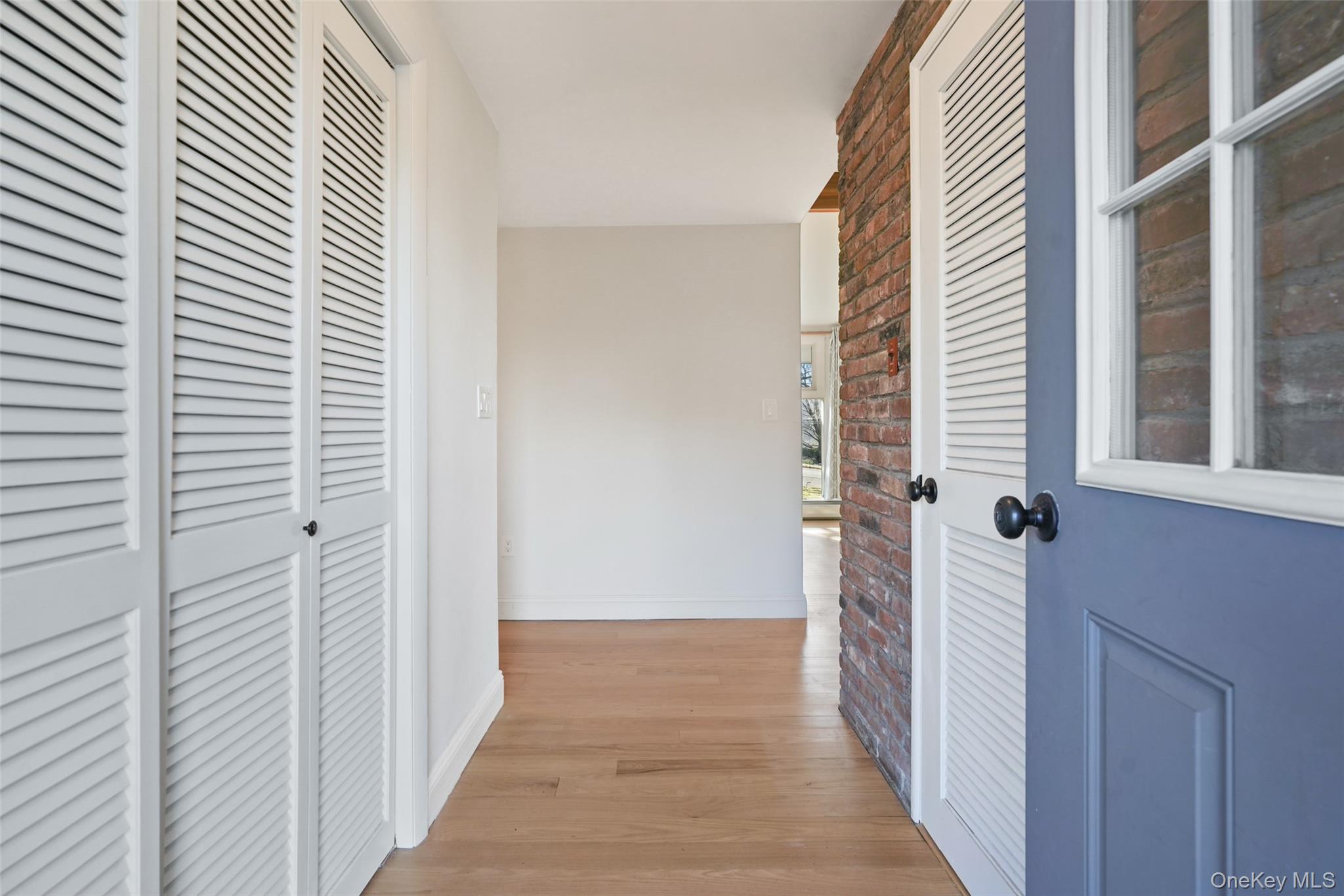 12 B Flintlock Ridge Road Katonah, NY 10536 - Photo 15 of 19 Entry