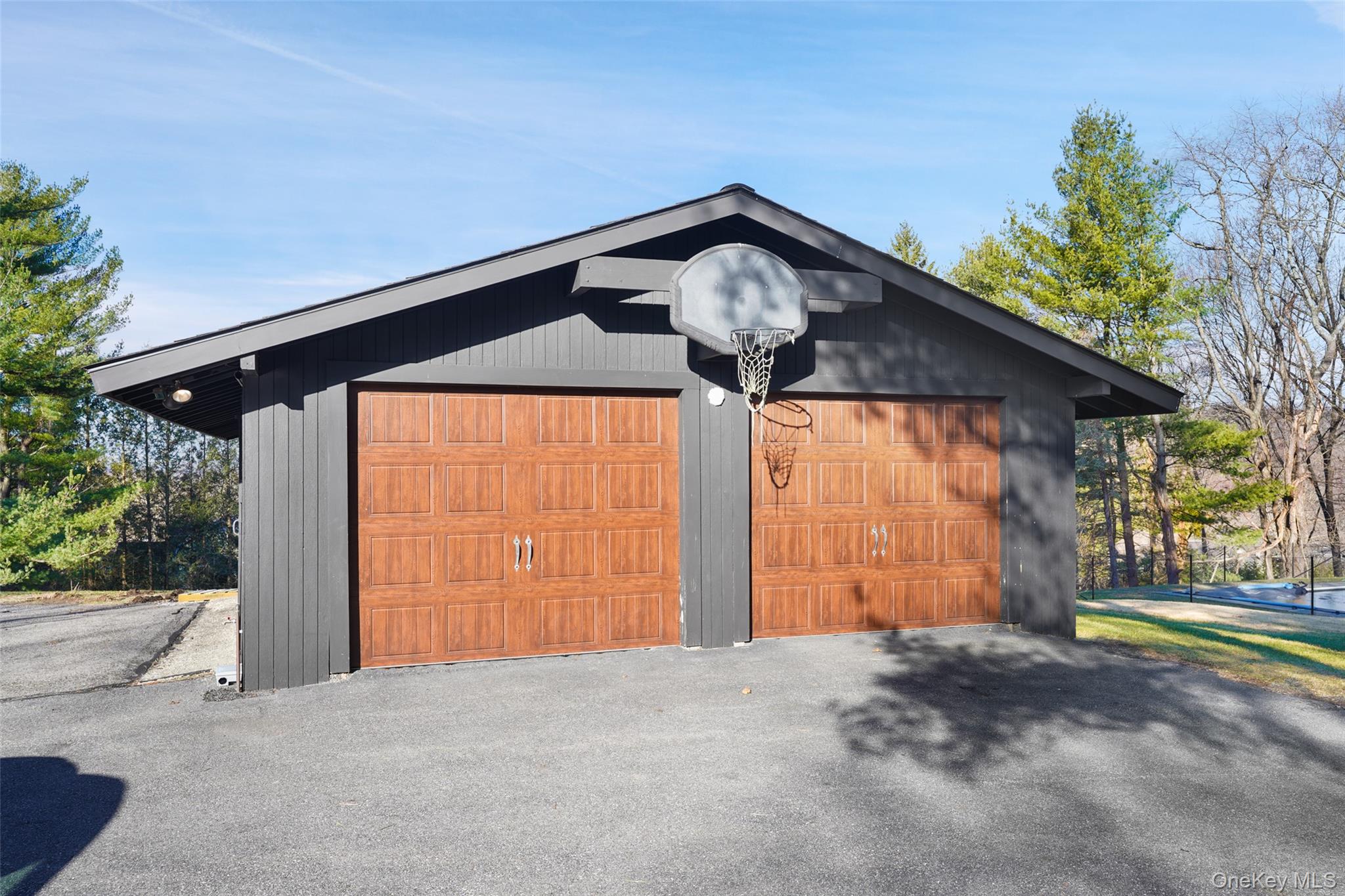 12 B Flintlock Ridge Road Katonah, NY 10536 - Photo 16 of 19 Garage