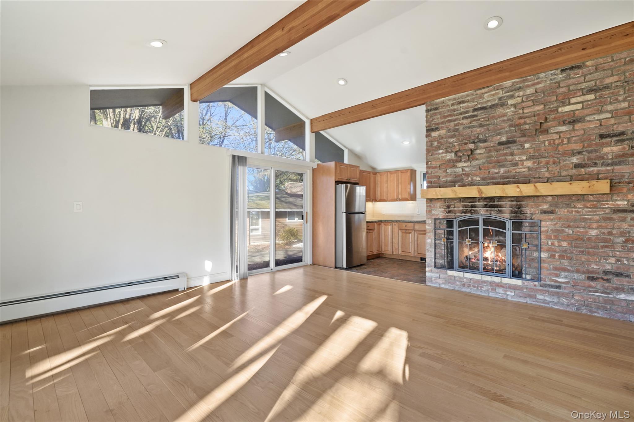12 B Flintlock Ridge Road Katonah, NY 10536 - Photo 4 of 19 Living Room