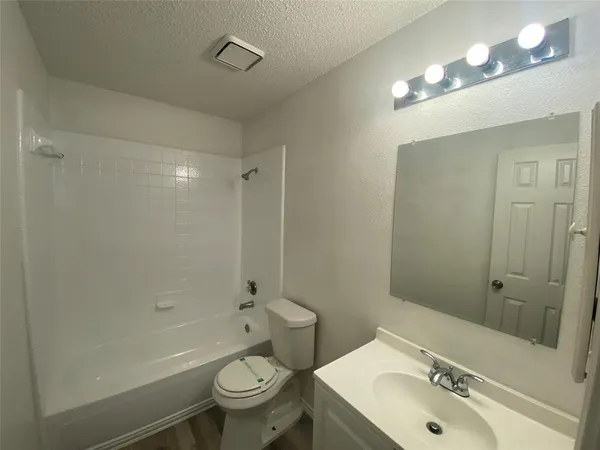 $2,350 | 1409 Post Oak Drive, Rowlett, TX 75089