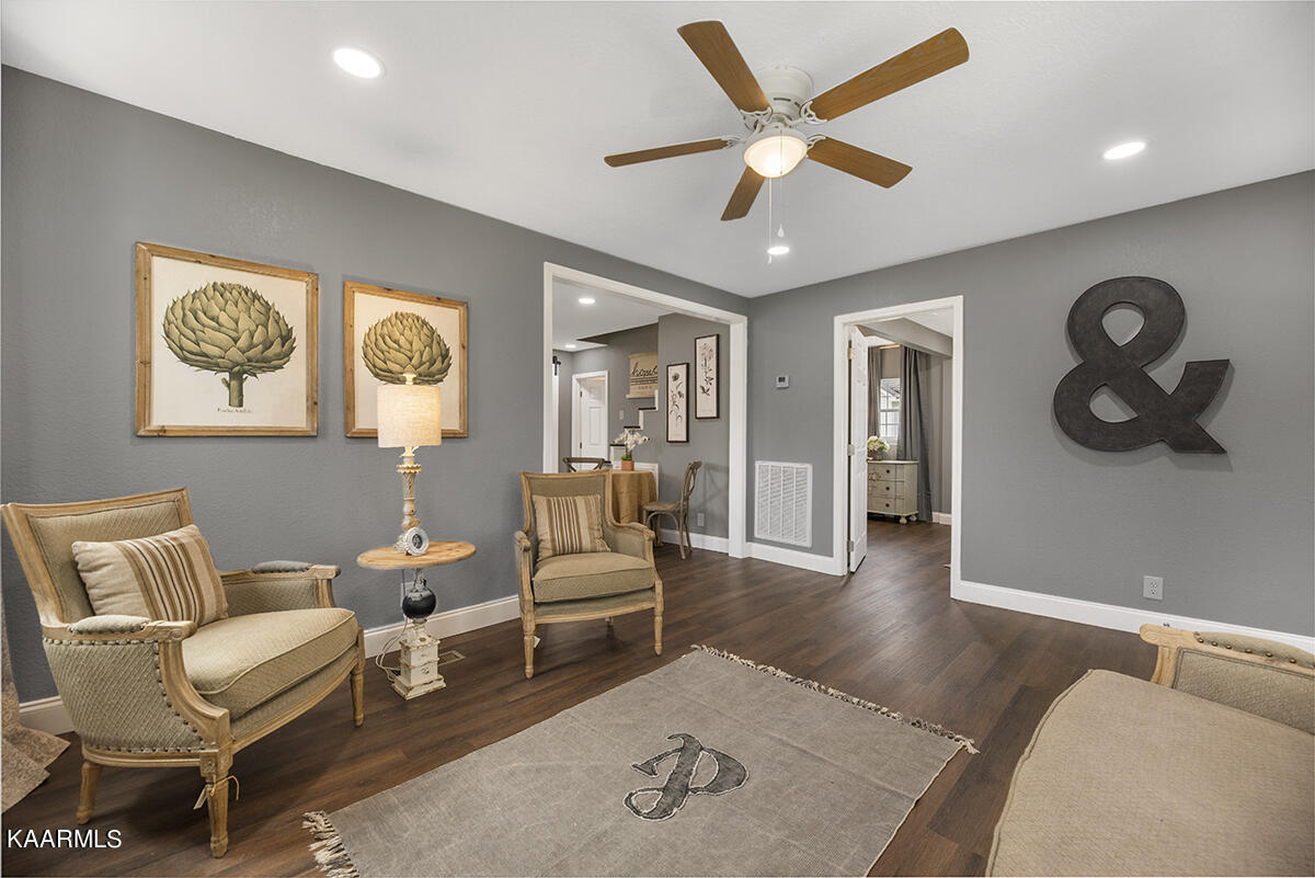 325 Blockhouse Valley Road Clinton, TN 37716 - Photo 11 of 23 C3147A1D-2988-4E20-85AF-60C5DF38BB37